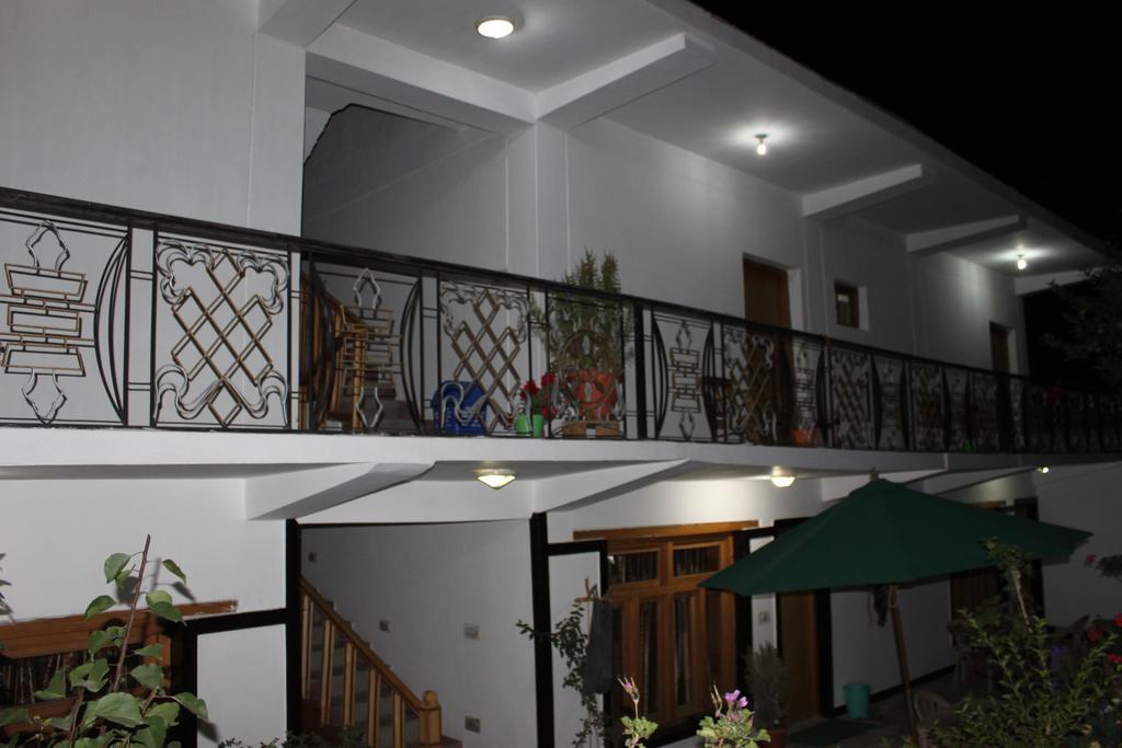 Готель Travellers House Лех Екстер'єр фото